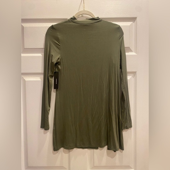 Lulu’s top - Picture 3 of 3